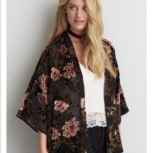 American Eagle Outfitter Black Floral Velvet Kimono Oversized Cardigan Size L/XL